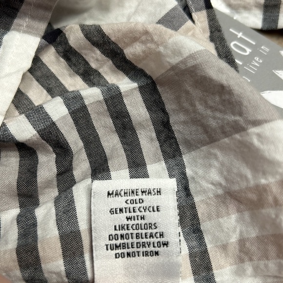 HABITAT LG  & XL gauzy crinkle button down shirt,black & white plaid, hi low - Picture 16 of 16